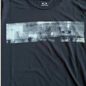 🆕NWOT Oakley T-Shirt • Size Large • Black
